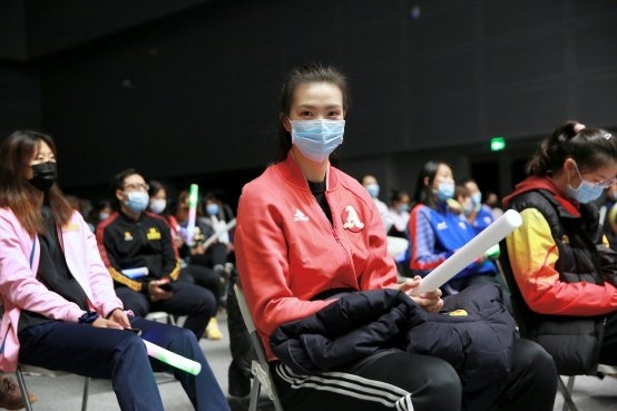 女排國手跨界破圈首登潮流“C位”，中國移動咪咕為排超注入新時(shí)代氣息