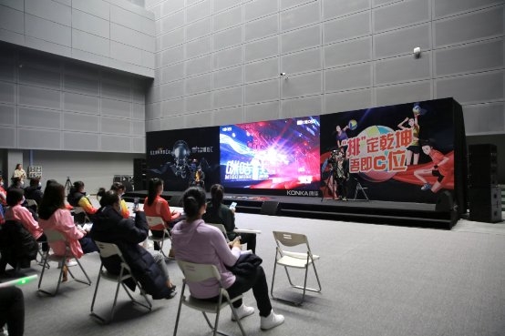女排國手跨界破圈首登潮流“C位”，中國移動咪咕為排超注入新時(shí)代氣息