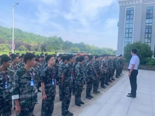 八維教育——高中畢業(yè)生學(xué)習(xí)熱門IT技術(shù)的不二之選