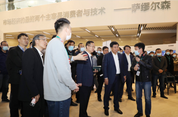 吸引山東省工信廳領導來參觀，海信這個內部展會什么來頭？