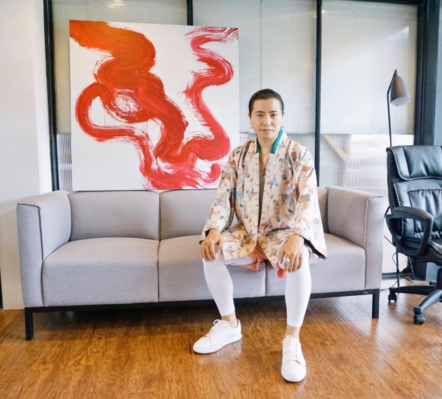 年傳承佳釀堡歌家族跨界先鋒藝術(shù)家，限定牛年酒，致敬中國(guó)年