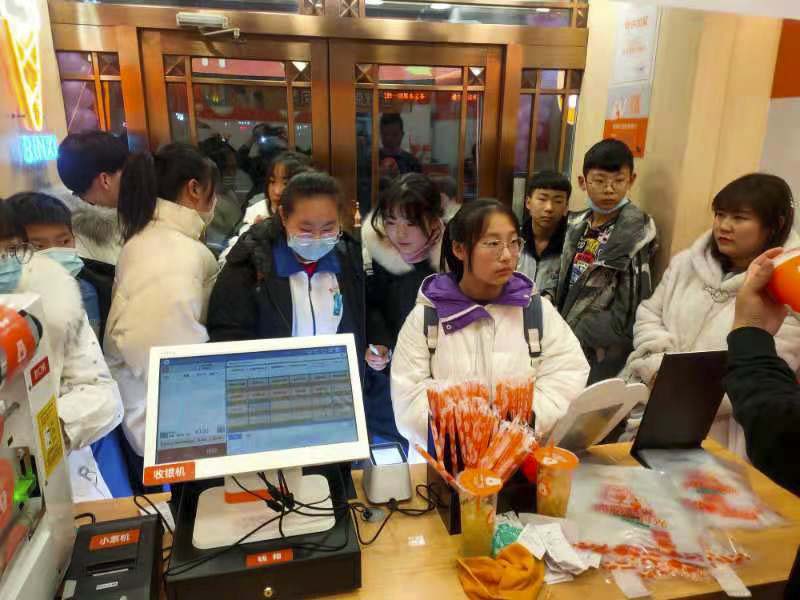 共克時艱，冰雪時光免除加盟商600余萬元的物料費用