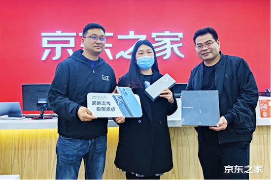 OPPO Find X3新品亮相京東之家，OPPO中華區(qū)總裁現(xiàn)身體驗新場景