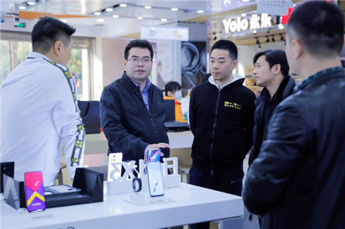 戰(zhàn)略合作再進(jìn)一步 OPPO中國(guó)區(qū)總裁劉波走訪無(wú)錫國(guó)美門(mén)店