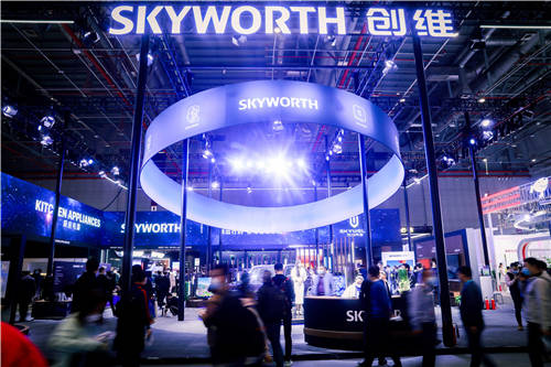 智競未來！創(chuàng)維顯示器亮相上海AWE 2021