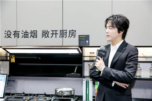 今天，世界頂級鋼琴大師李云迪為何不談鋼琴？
