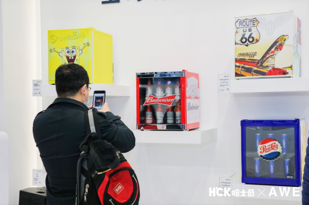 一眼淪陷！HCK哈士奇×百威聯(lián)名冰吧，太吸睛了！