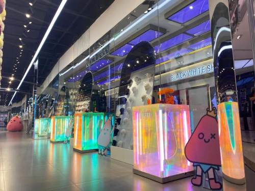 “配飾第三空間”草莓果子露三店齊發(fā)，合肥首店