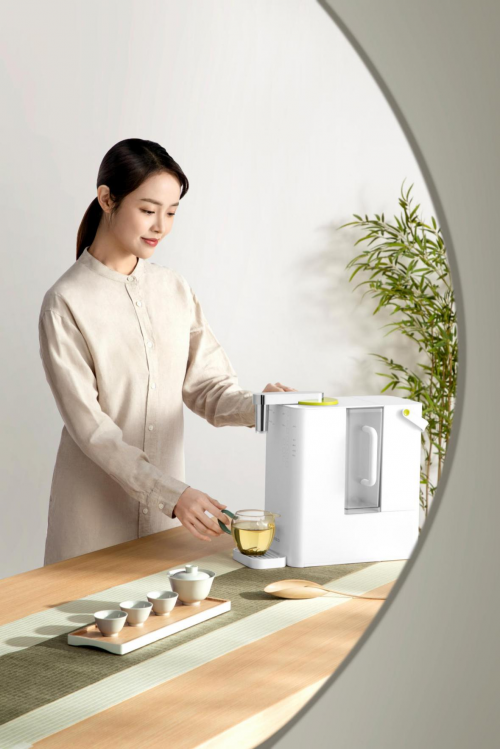 即是凈水器又是飲水機(jī)，Miss Xi熊小夕凈飲機(jī)成人們品質(zhì)飲水新選擇