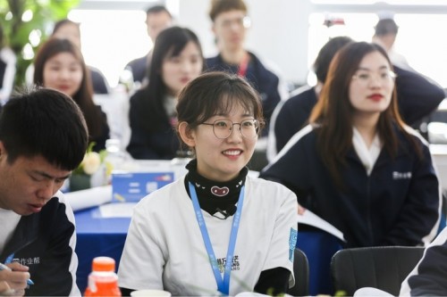 補位家庭教育，作業(yè)幫開啟輔導(dǎo)老師家庭陪伴之旅