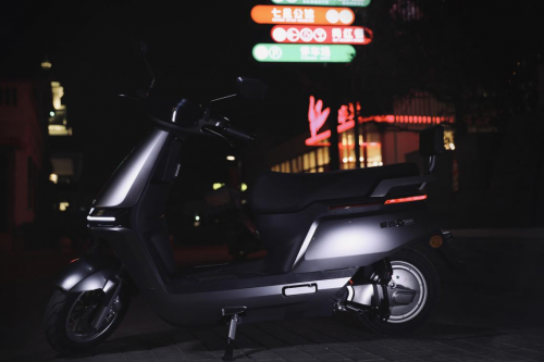 愛(ài)瑪電動(dòng)車(chē)上新：專(zhuān)賣(mài)店與天貓平臺(tái)同步首發(fā) 4999元起