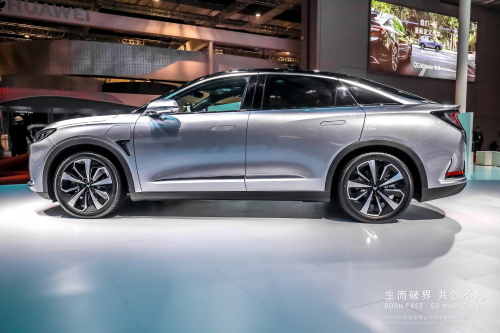 總是“逛“車展太無聊，不如來ARCFOX極狐展臺打卡