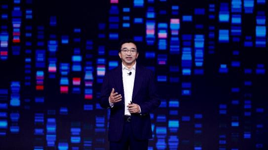 聯(lián)想召開第一屆中小企業(yè)客戶大會(huì)，攜手中國中小企業(yè)協(xié)會(huì)發(fā)布“FAST光速成長(zhǎng)計(jì)劃”