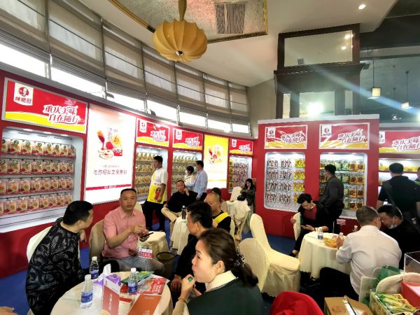 辣媳婦攜十余新品亮相糖酒會，招商加盟人氣火爆