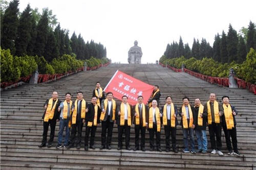 中國(guó)性學(xué)會(huì)“幸福快車”發(fā)車，仲景宛西制藥名家進(jìn)基層走進(jìn)河南西峽
