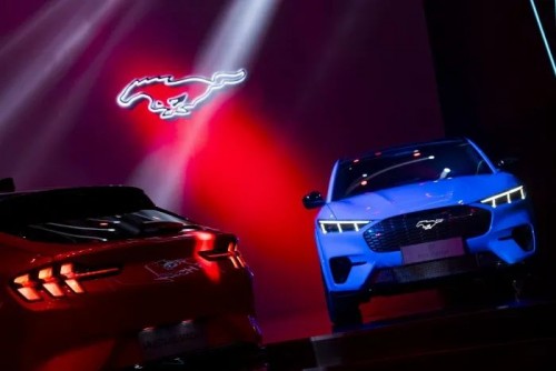 福特電馬PK特斯拉Model Y，談談關于電動車的那些事兒