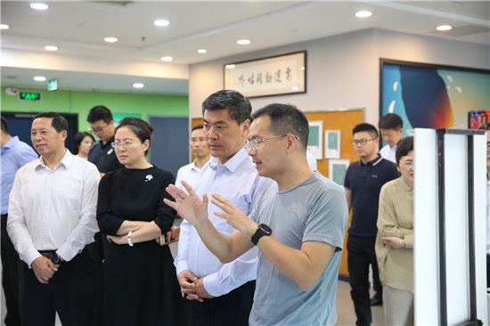 羅強調(diào)研成都體育產(chǎn)業(yè)，咕咚加速創(chuàng)新釋放體育發(fā)展新動能