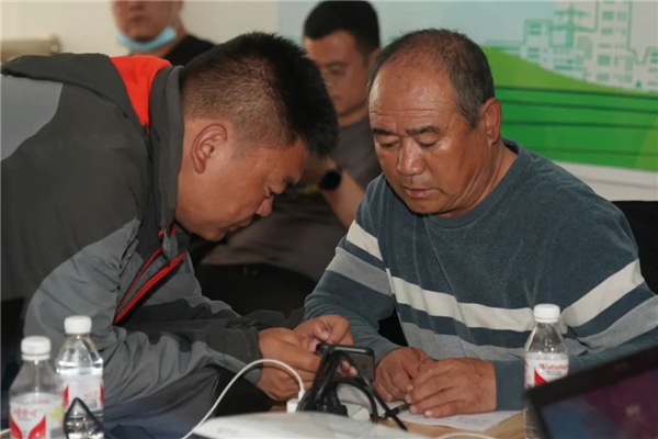 首臺無人機(jī)試飛成功，中和農(nóng)信布局精準(zhǔn)農(nóng)業(yè)