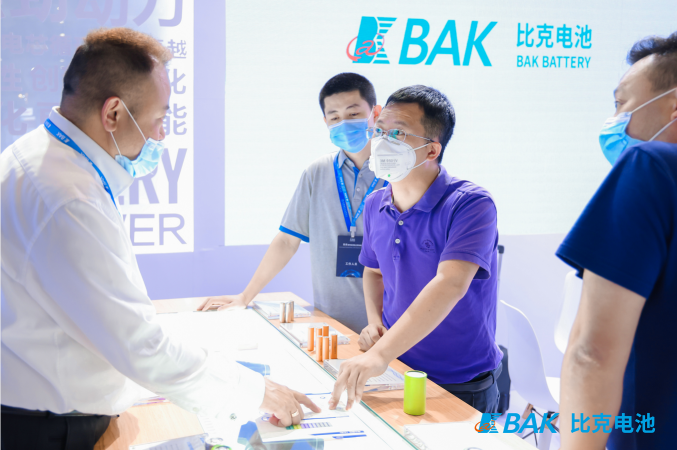 比克電池亮相國際五金博覽會(huì)，攜高倍率場景專屬強(qiáng)“芯”臟