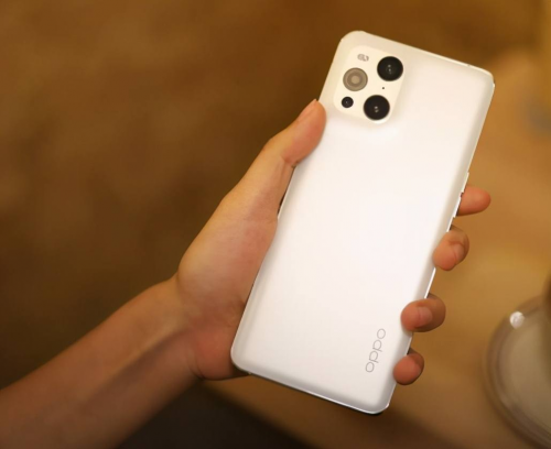 ind X3 Pro 65W超閃竟然是小角色，屏幕影像才是王者