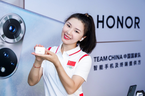 以高科技助力體育事業(yè) 榮耀Earbuds 2 SE耳機(jī)為T(mén)EAM CHINA中國(guó)國(guó)家隊(duì)出征加油