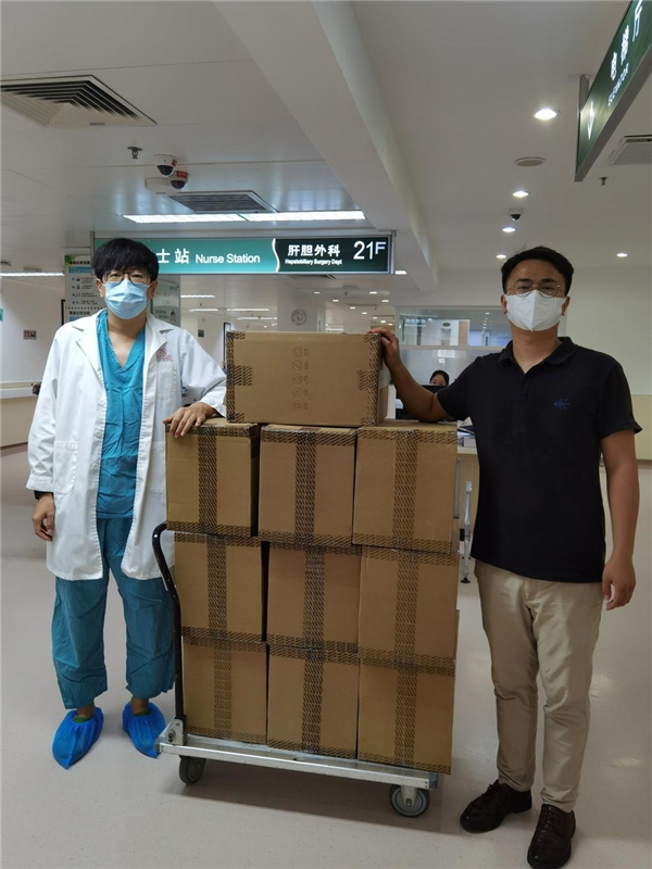拓牛向深圳市人民醫(yī)院捐贈智能垃圾桶，讓醫(yī)院垃圾處理更安全
