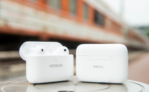 32小時超長續(xù)航+提供鐳射服務 榮耀Earbuds2 SE幻夜黑配色正式開售