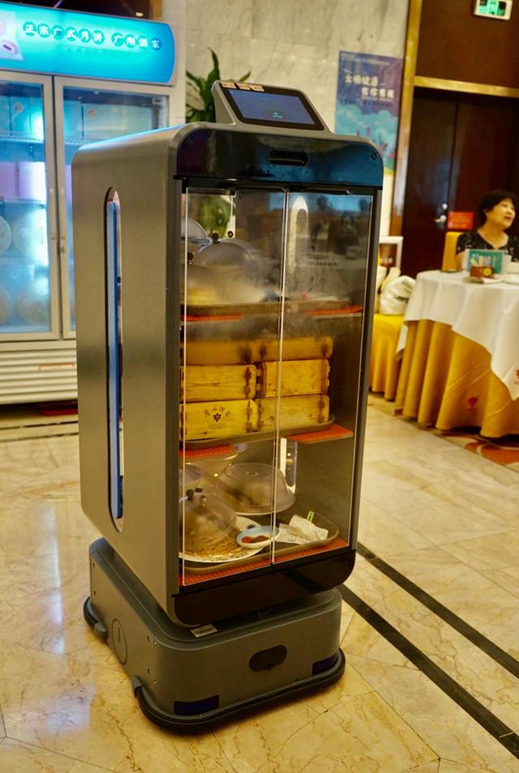 餐品衛(wèi)生安全不容放松，擎朗開啟“無接觸配送服務(wù)”