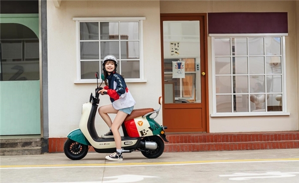 顏值高、動力強，雅迪電動車冠能2.0系列成Z時代情侶出行新寵兒