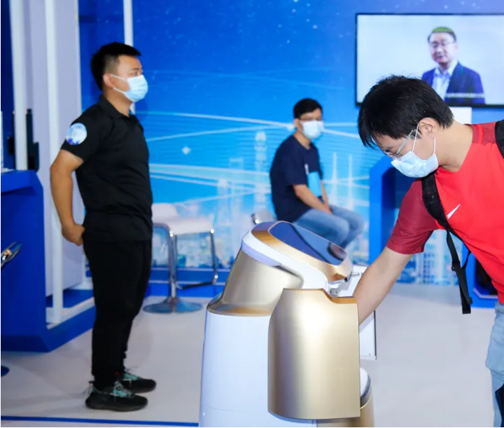 2021世界機(jī)器人大會(huì)，擎朗機(jī)器人已準(zhǔn)備就緒
