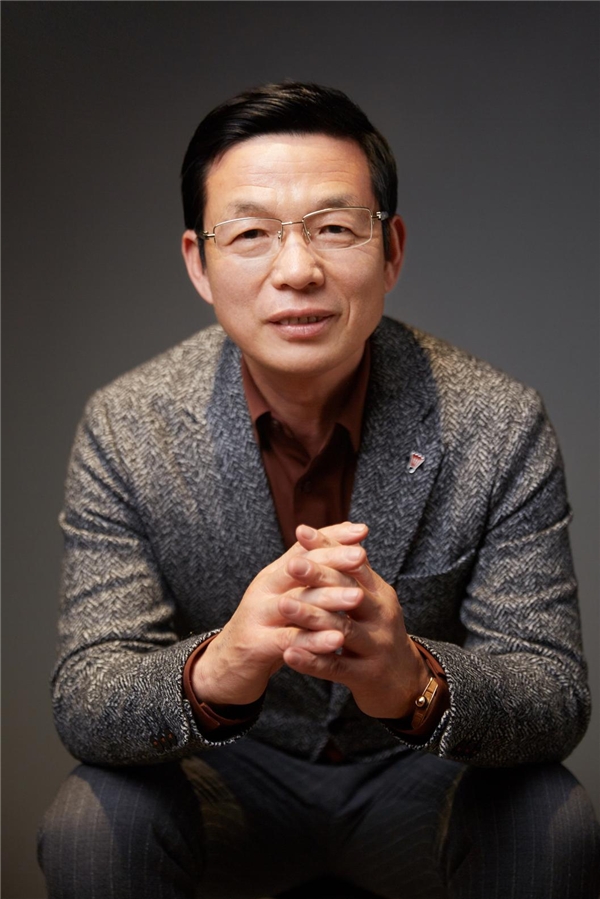 在時尚與另類之間，做一件平衡的好衣服