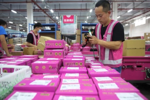 在品控質(zhì)檢這條電商生命線(xiàn)，唯品會(huì)的示范算不算標(biāo)準(zhǔn)？