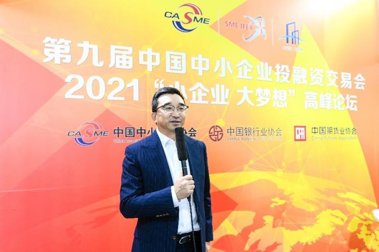 人民網(wǎng)專訪王忠：聯(lián)想以“可訂閱、一站式服務(wù)”全速推進(jìn)中小企業(yè)數(shù)字化