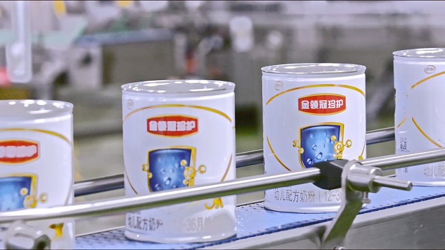 “智慧+”乳業(yè)時(shí)代來(lái)臨，伊利金領(lǐng)冠“全透明”品質(zhì)有多硬核？