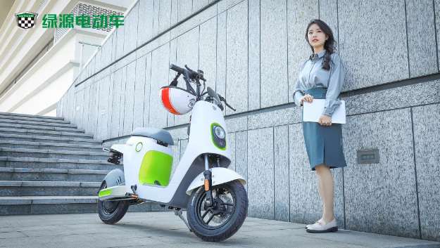 顏值高、跑得遠(yuǎn)，還智能！綠源液冷電動(dòng)車出游適配度MAX！