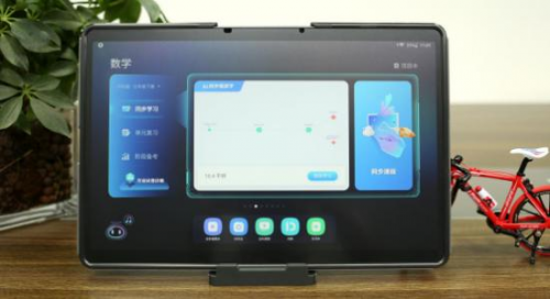 科大訊飛AI學(xué)習(xí)機亮相2021全球智博會，展現(xiàn)AI學(xué)習(xí)獨特魅力