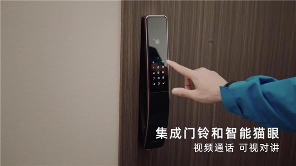 雙十一預(yù)售劇透！除了李佳琦德施曼Q5M超值預(yù)售，還有其他免單、加贈(zèng)福利等你來(lái)?yè)?/></p><p>根據(jù)中國(guó)日用五金技術(shù)開(kāi)發(fā)中心全國(guó)鎖具信息中心數(shù)據(jù)顯示,德施曼3D人臉智能鎖市場(chǎng)占有率達(dá)72%,相當(dāng)于每10套3D人臉鎖,7套來(lái)自德施曼,可見(jiàn)其行業(yè)領(lǐng)導(dǎo)地位。</p><p>看完這篇攻略,是不是已經(jīng)收獲滿滿了呢?</p><p>還有哦,天貓【德施曼旗艦店】1分錢(qián)預(yù)約可搶13重特權(quán)啦,花1分錢(qián)就有機(jī)會(huì)搶華為手機(jī)。</p><p>還有更多智能鎖型號(hào)的折扣、加贈(zèng)福利等著大家。超值福利就在10月20日,速來(lái)加購(gòu)吧～</p>						<p style=