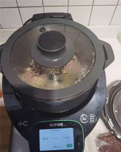自動(dòng)炒菜機(jī)初體驗(yàn)：買(mǎi)蘇泊爾小C主廚料理機(jī)，值嗎？
