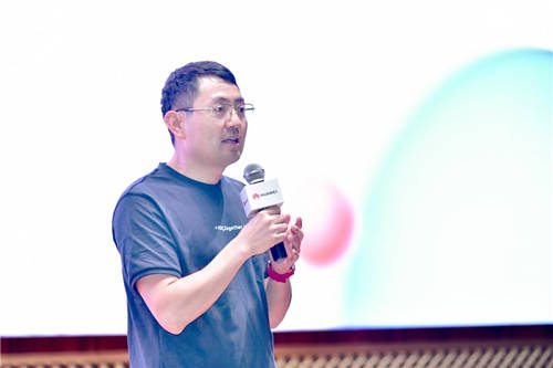 在HDC2021領(lǐng)航出海高峰論壇里，藏著企業(yè)出海的“密碼”