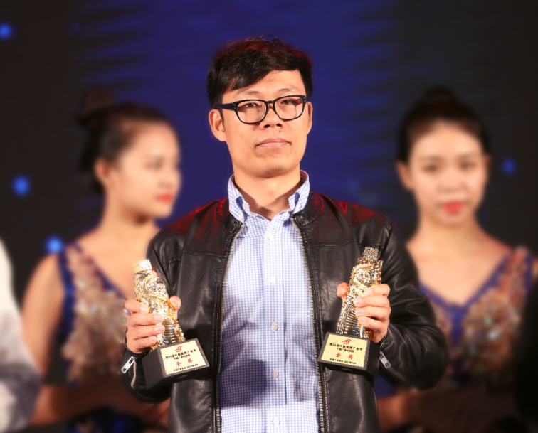 百萬分之一獲獎(jiǎng)率，王宏偉被北京廣告協(xié)會(huì)授予【廣告行業(yè)年度影響力TOP人物】