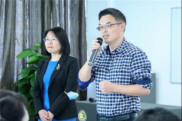 重磅！知名作家尹建莉寄語(yǔ)朝陽(yáng)凱文，成就最美教育
