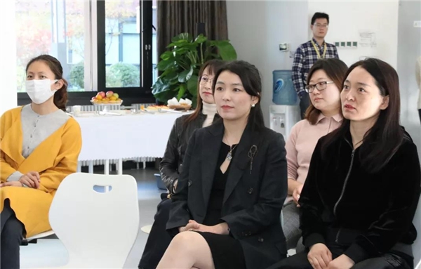 重磅！知名作家尹建莉寄語(yǔ)朝陽(yáng)凱文，成就最美教育