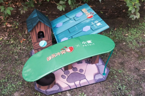 部落沖突聯(lián)合PETKIT小佩安置高校流浪貓屋，呼吁保護(hù)流浪動(dòng)物