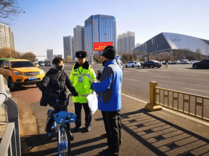 12月2日是第十個“全國交通安全日”，為了呼吁更多人提高交通安全意識，哈啰出行圍繞“守法規(guī)知禮讓、安全文明出行”的主題，與全國20多地交通管理部門開展形式多樣的交通安全宣傳活動。1064.jpg