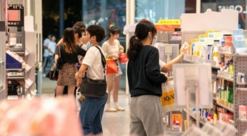 KK集團(tuán)調(diào)色師主動(dòng)“加油”，突出更全面產(chǎn)品線