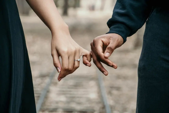180天，在世紀佳緣紅娘的幫助下她結婚了！