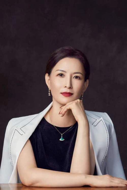 德意控股陳紅：星河璀璨，追逐夢(mèng)想的你發(fā)光發(fā)熱