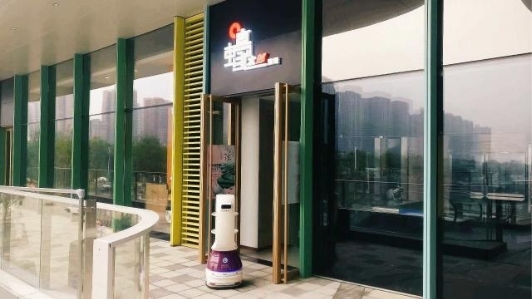 擎朗送餐機(jī)器人批量上崗，無接觸配送助力西安抗疫