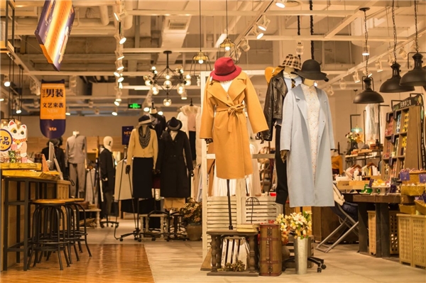 跟著三雄極光學照明，不愁店內(nèi)沒顧客！
