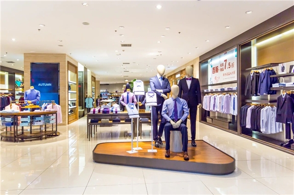 跟著三雄極光學照明，不愁店內(nèi)沒顧客！